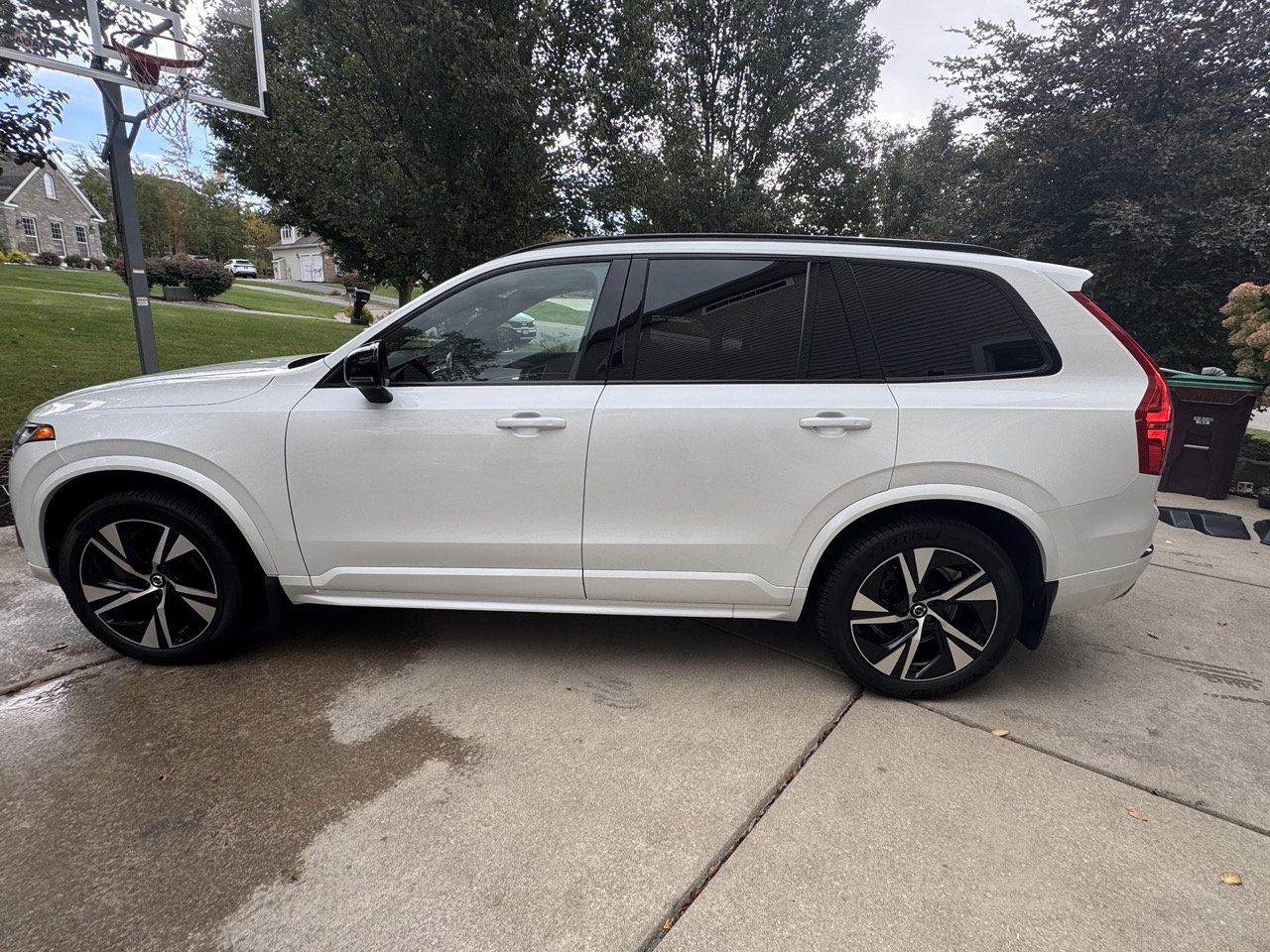 Used 2020 Volvo XC90 T6 R-Design w/ Advanced Package AWD/4WD image 1