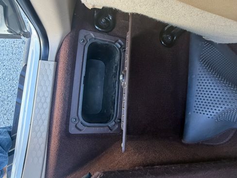 Used 2018 RAM 1500 Laramie RWD image 11