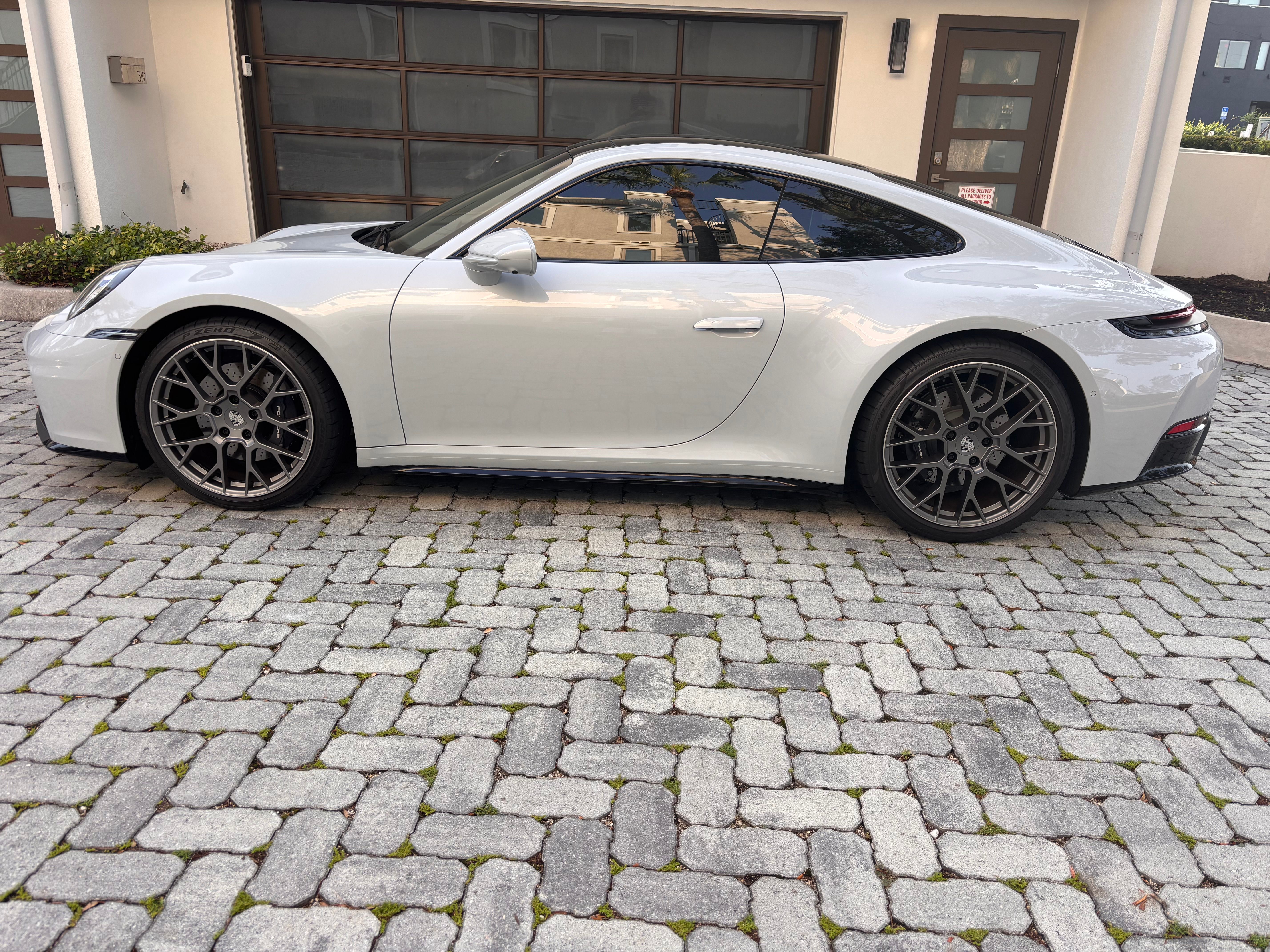 Used 2025 Porsche 911 Carrera RWD image 11