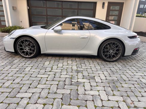 Used 2025 Porsche 911 Carrera RWD image 11