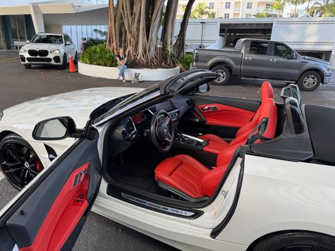 Used 2022 BMW Z4 M40i w/ Premium Package RWD image 9