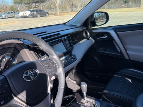 Used 2018 Toyota RAV4 XLE w/ Plus Extra Value Package image 13