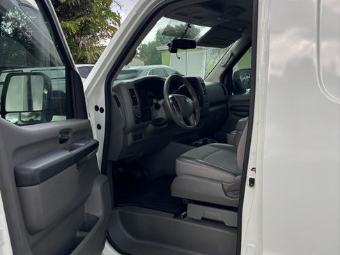 Used 2017 Nissan NV 2500 SV w/ Back Door Glass Package RWD image 10