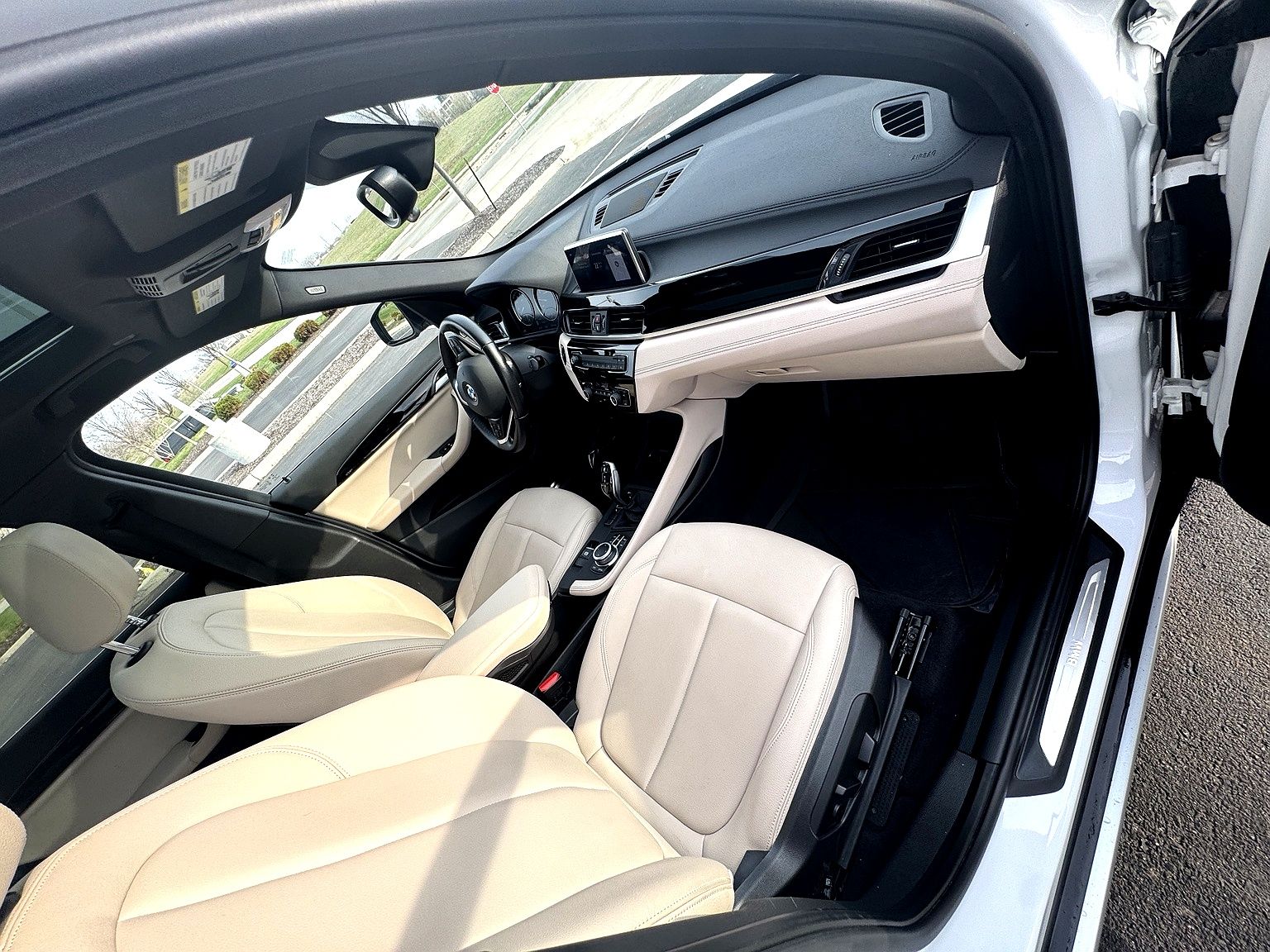 Used 2021 BMW X1 sDrive28i w/ Convenience Package FWD image 9