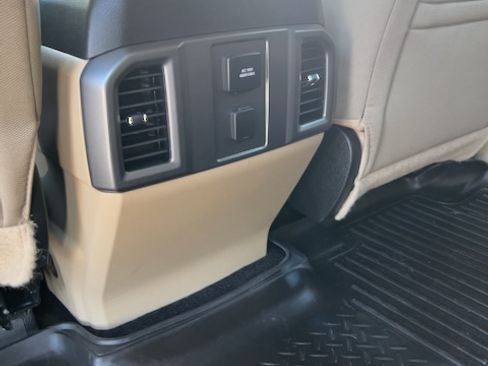 Used 2015 Ford F150 XLT w/ Equipment Group 302A Luxury image 8