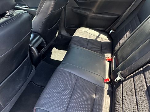 Used 2015 Toyota Camry SE FWD image 13