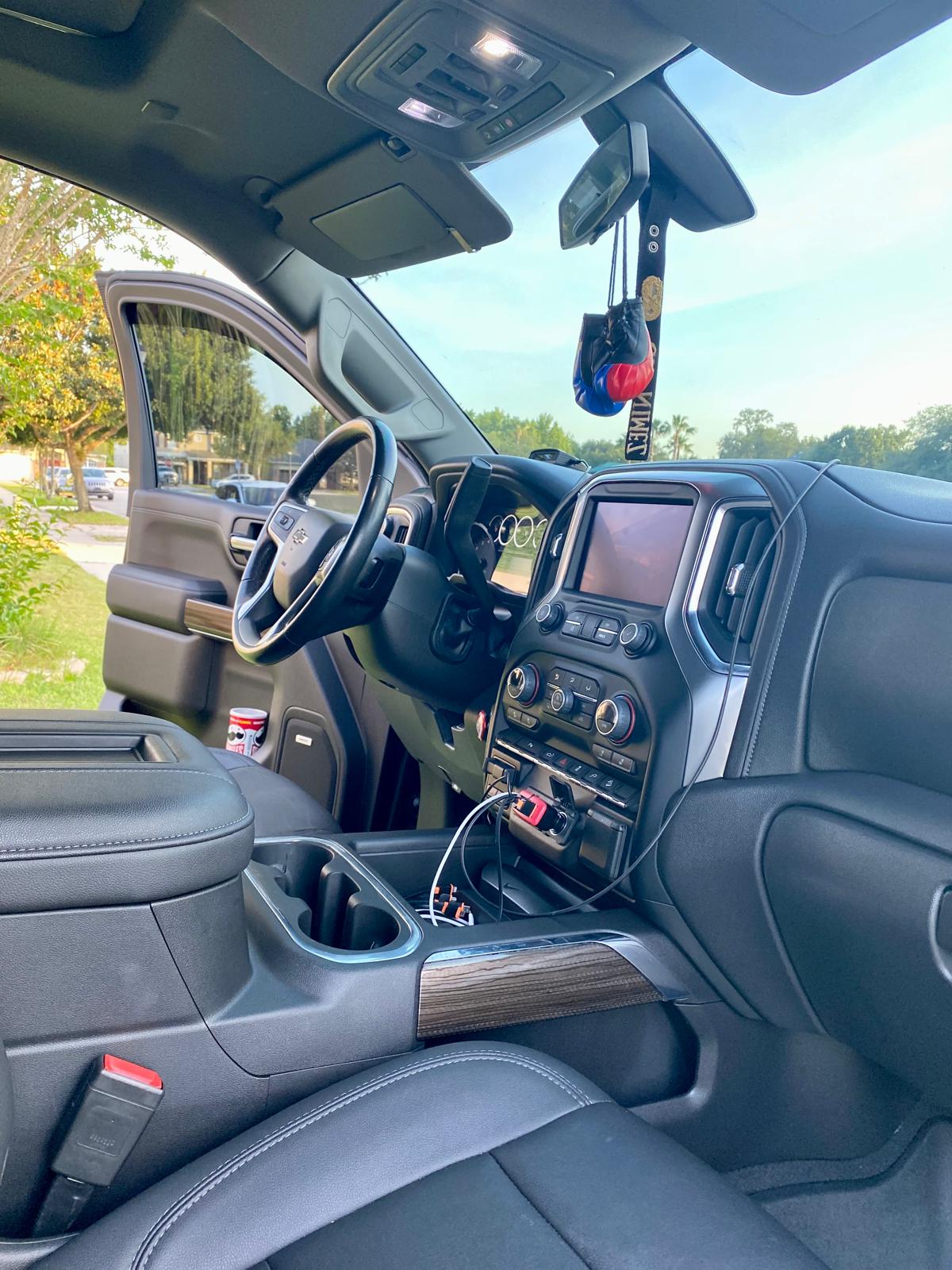 Used 2022 Chevrolet Silverado 1500 LT Trail Boss w/ LT Trail Boss Premium Package AWD/4WD image 12
