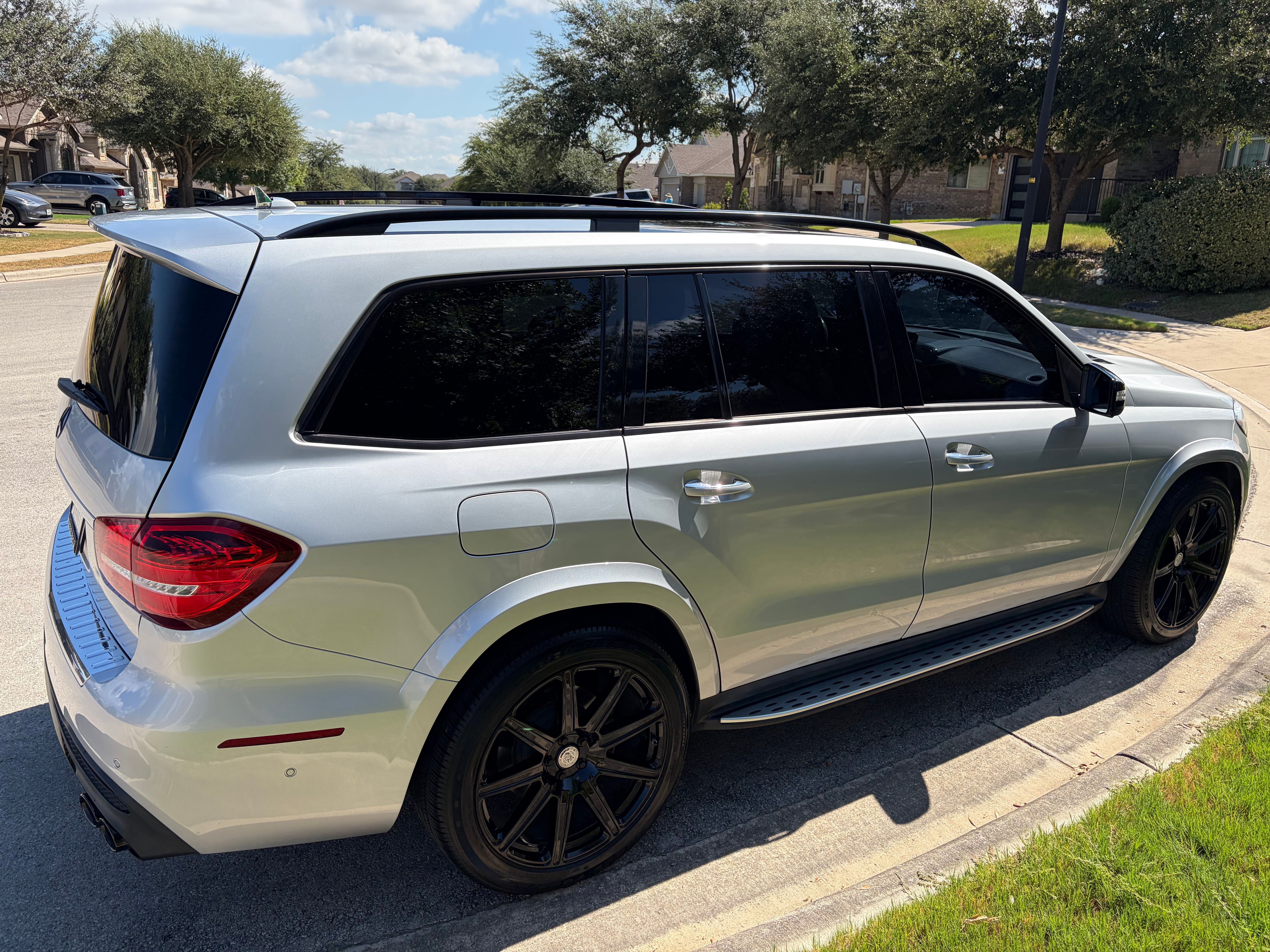 Used 2017 Mercedes-Benz GLS 550 4MATIC image 9