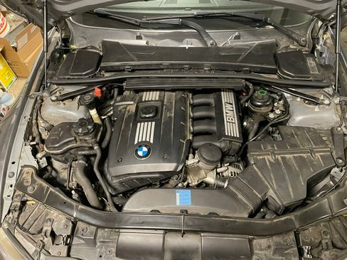 Used 2010 BMW 328i Convertible RWD image 16