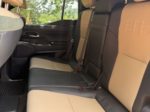 Used 2024 Lexus GX 550 AWD/4WD image 13