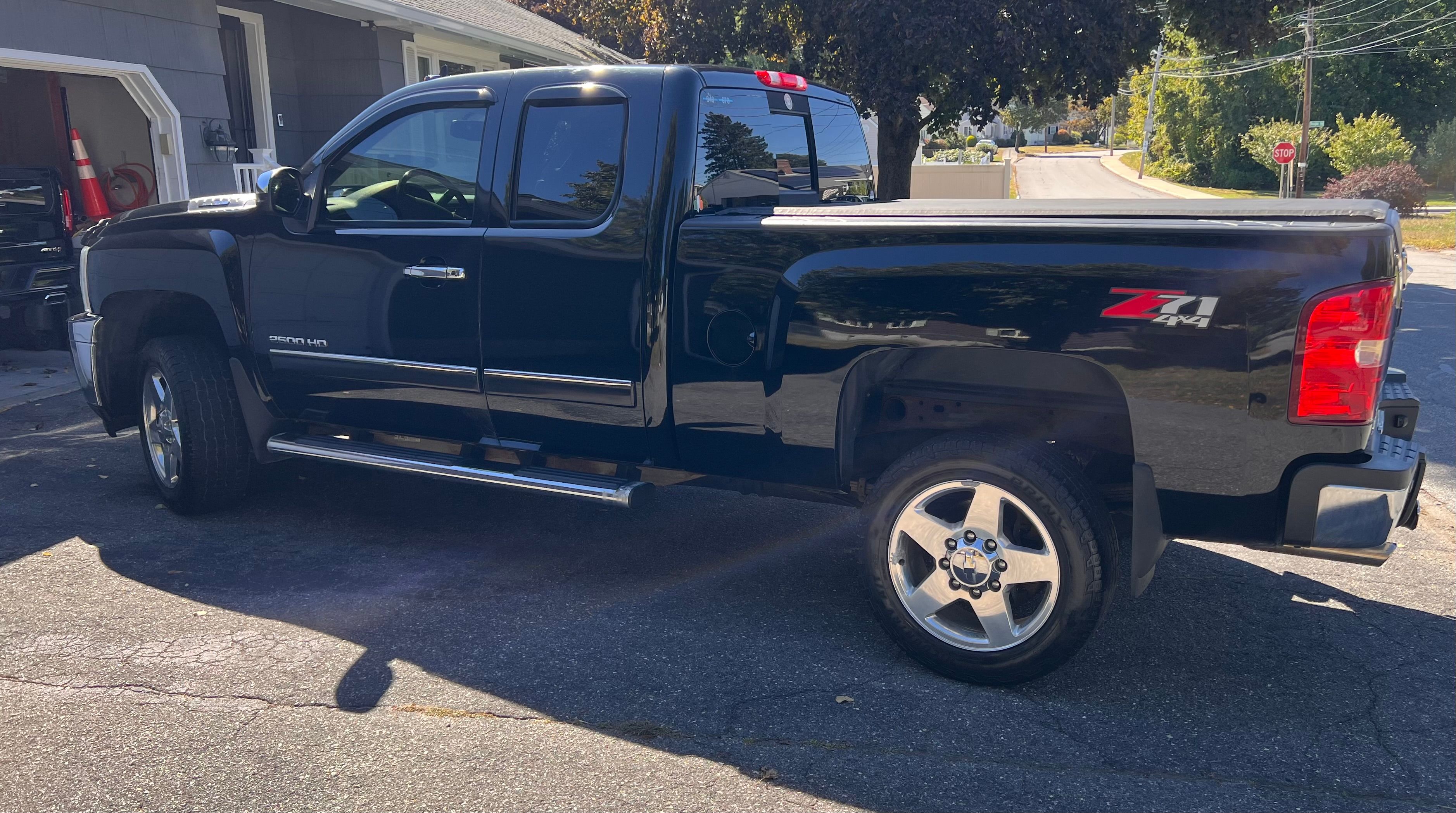 Used 2012 Chevrolet Silverado 2500 LTZ w/ LTZ Plus Package AWD/4WD image 5