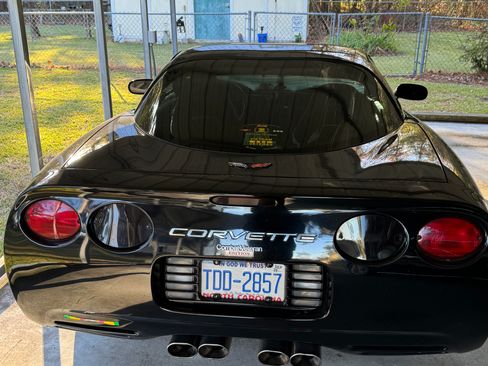 Used 2000 Chevrolet Corvette Coupe w/ Roof Pkg image 10