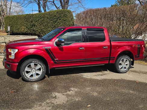 Used 2016 Ford F150 Platinum w/ Equipment Group 701A Luxury image 15
