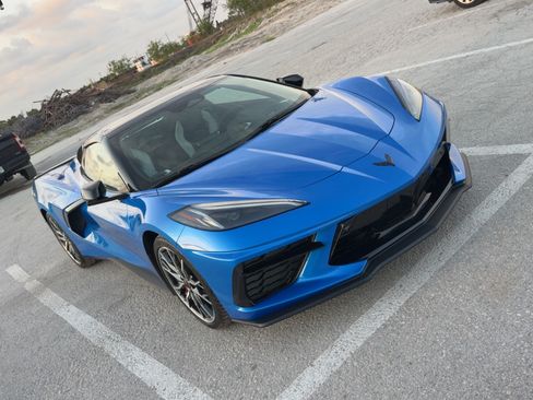 Used 2025 Chevrolet Corvette Stingray Preferred Conv w/ Z51 Performance Package RWD image 2