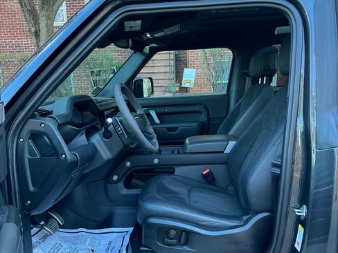 Used 2022 Land Rover Defender 90 Carpathian Edition image 6