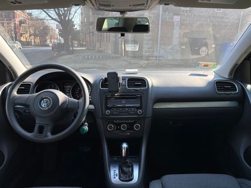 Used 2013 Volkswagen Golf 2-Door FWD image 6