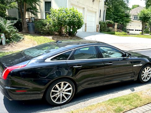 Used 2013 Jaguar XJ image 4