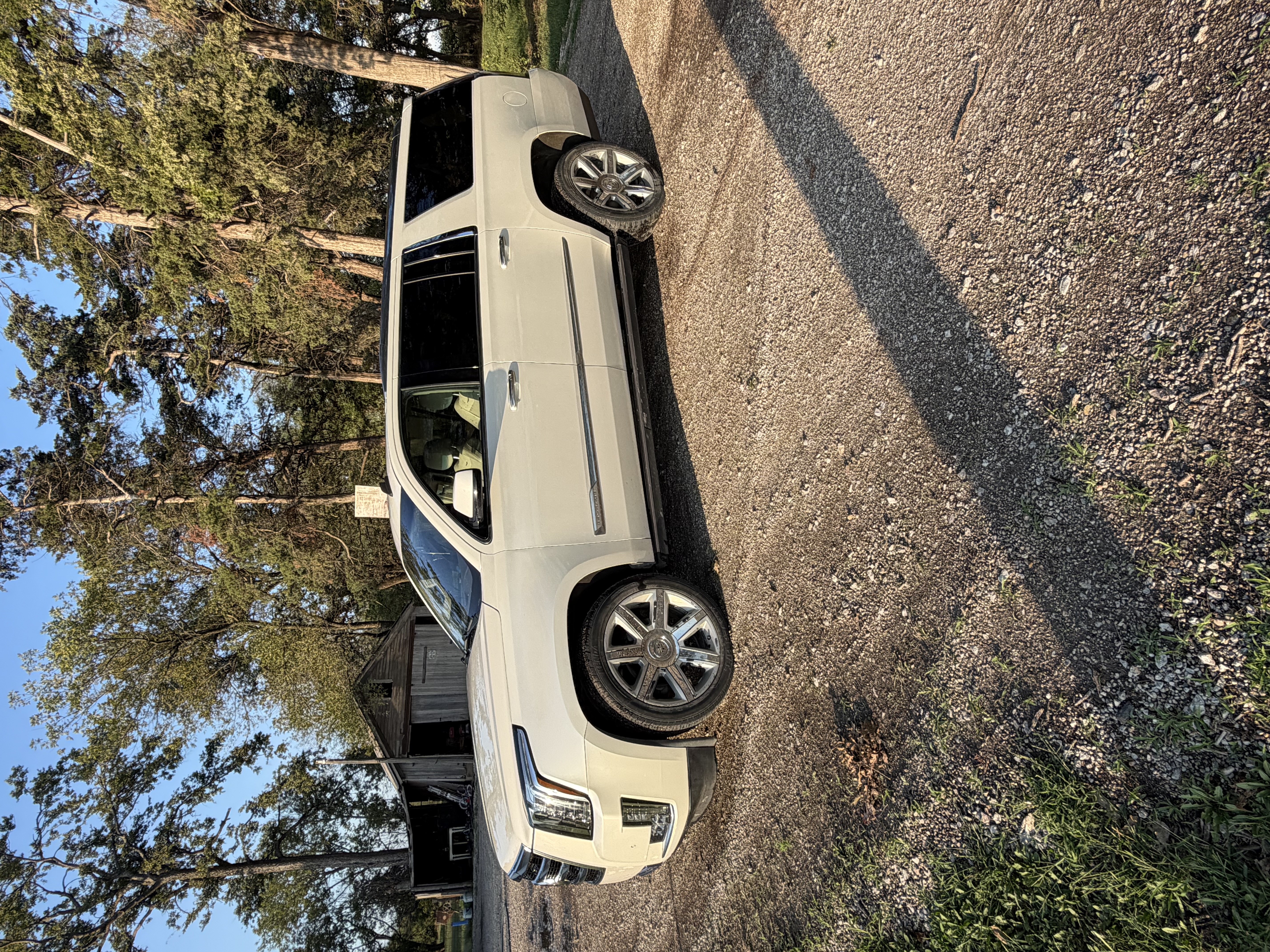 Used 2015 Cadillac Escalade ESV Premium AWD/4WD image 1