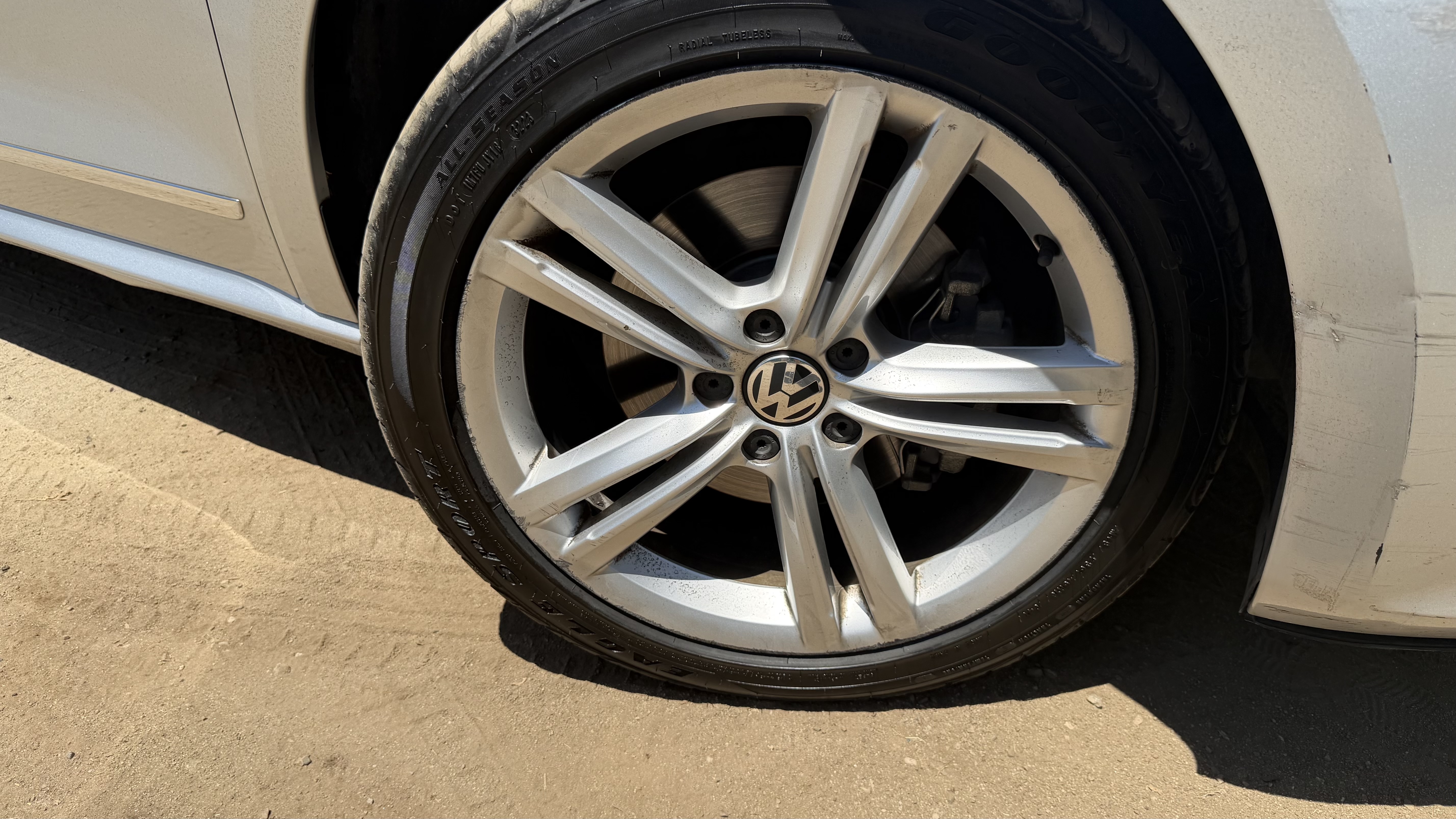 Used 2014 Volkswagen Passat TDI SEL Premium FWD image 20