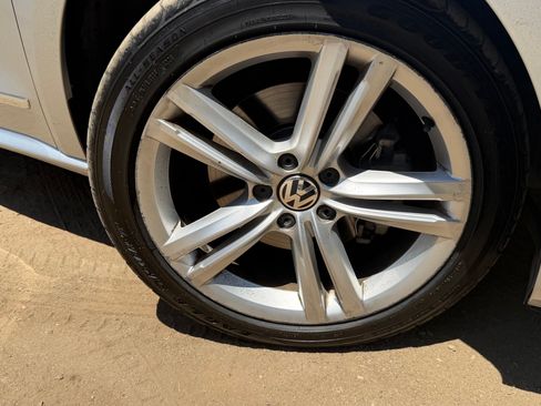 Used 2014 Volkswagen Passat TDI SEL Premium FWD image 20