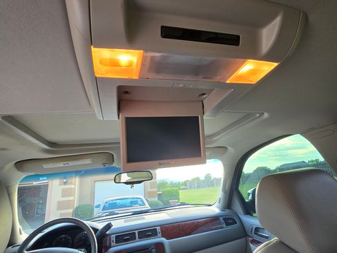 Used 2014 Chevrolet Tahoe LTZ image 26