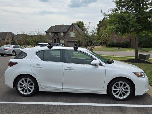 Used 2013 Lexus CT 200h FWD image 9
