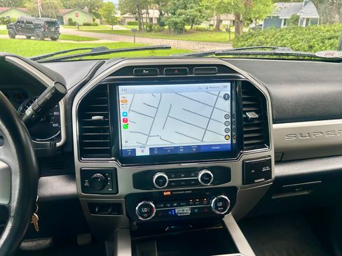 Used 2022 Ford F250 Lariat w/ Black Appearance Package AWD/4WD image 20