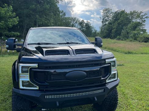 Used 2021 Ford F250 Lariat w/ Lariat Ultimate Package image 2