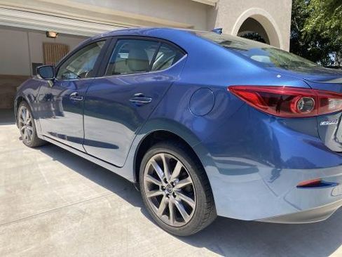 Used 2018 MAZDA MAZDA3 Grand Touring image 6