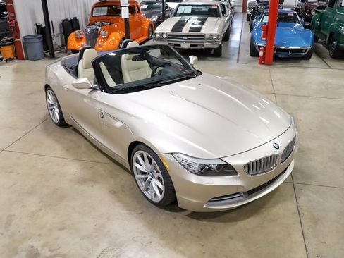 Used 2011 BMW Z4 sDrive35i image 6