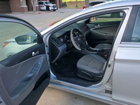 Used 2011 Hyundai Sonata GLS image 10