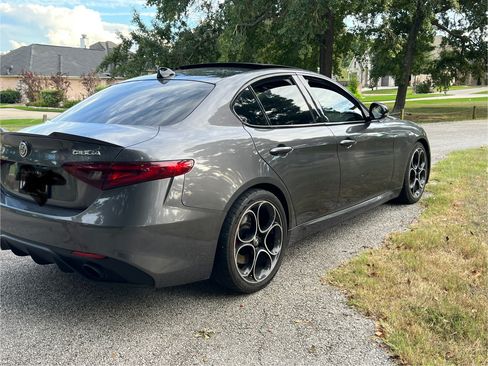 Used 2023 Alfa Romeo Giulia Veloce image 8