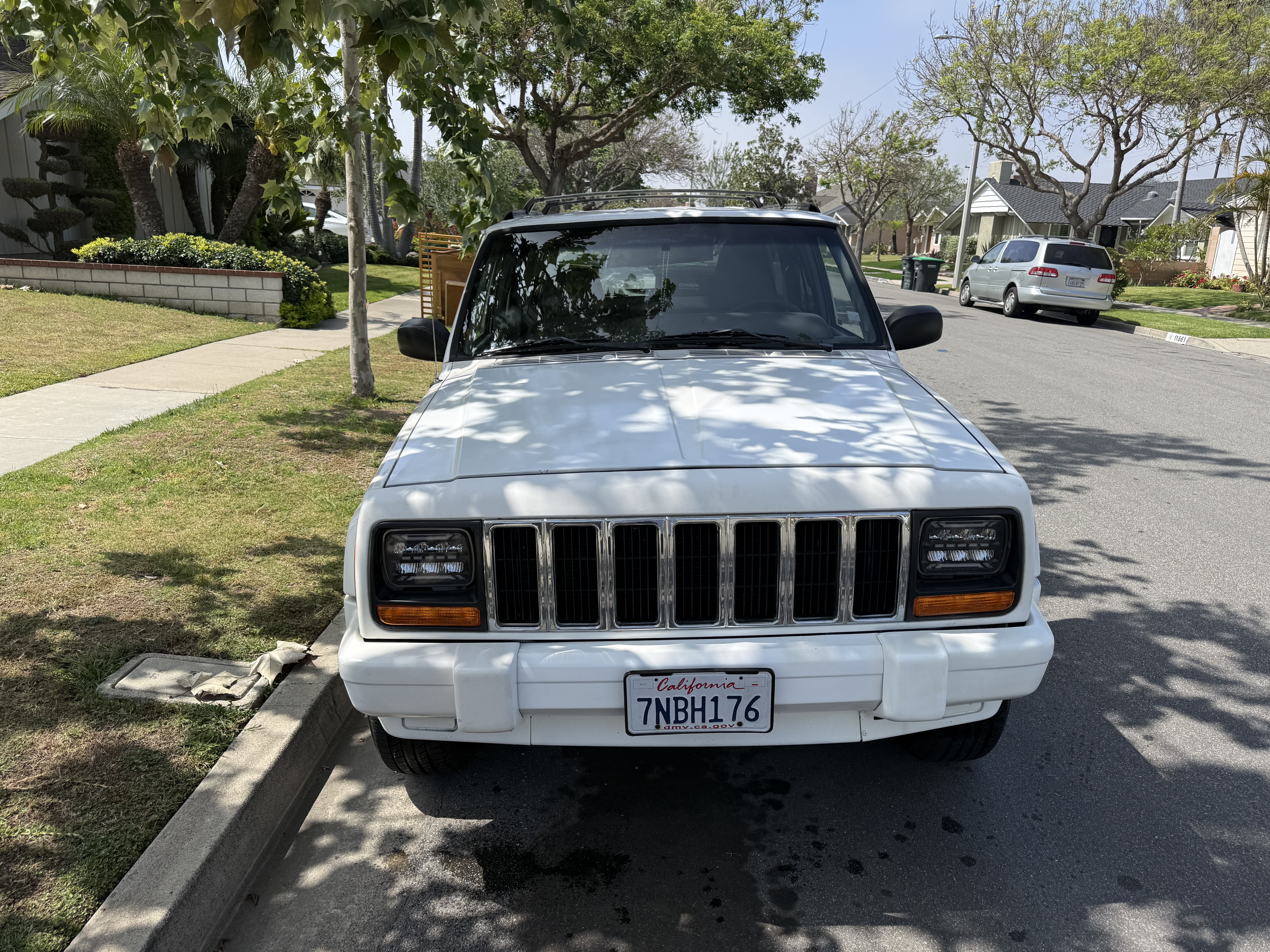 Used 1998 Jeep Cherokee Sport RWD image 2