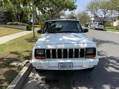 Used 1998 Jeep Cherokee Sport RWD image 2