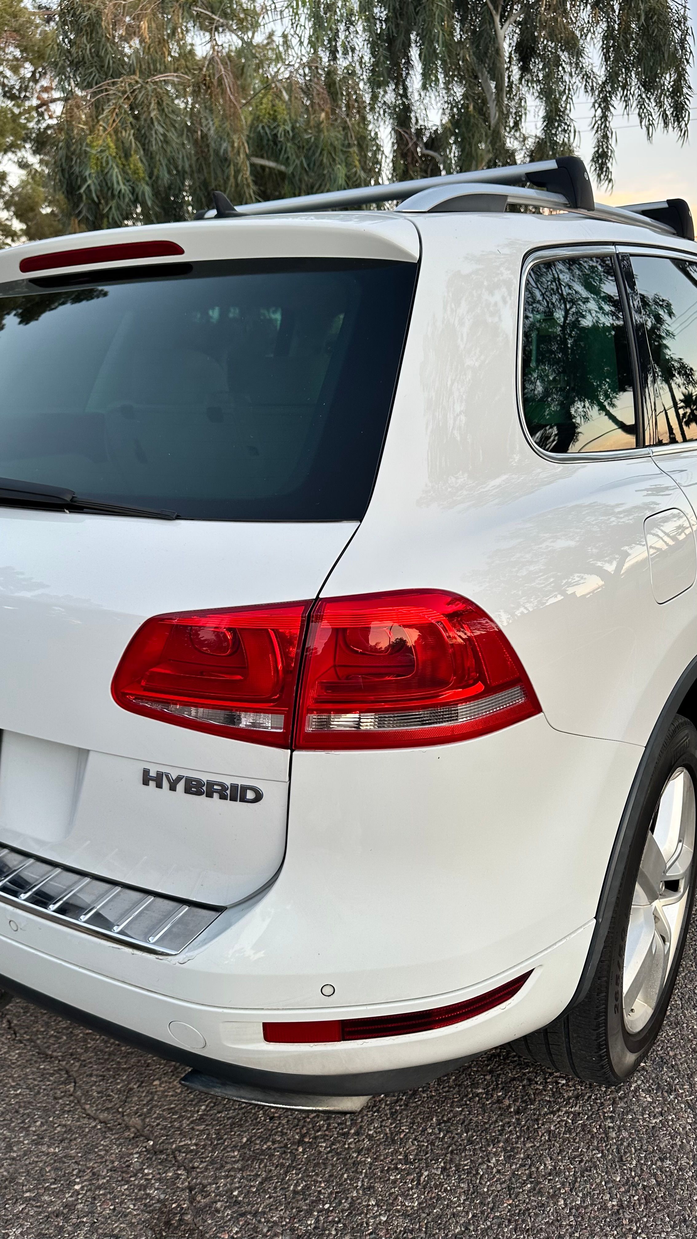 Used 2012 Volkswagen Touareg Hybrid AWD/4WD image 15