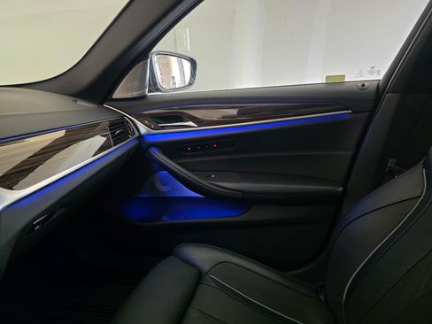 Used 2017 BMW 540i xDrive image 29