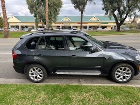 Used 2012 BMW X5 xDrive35i image 1
