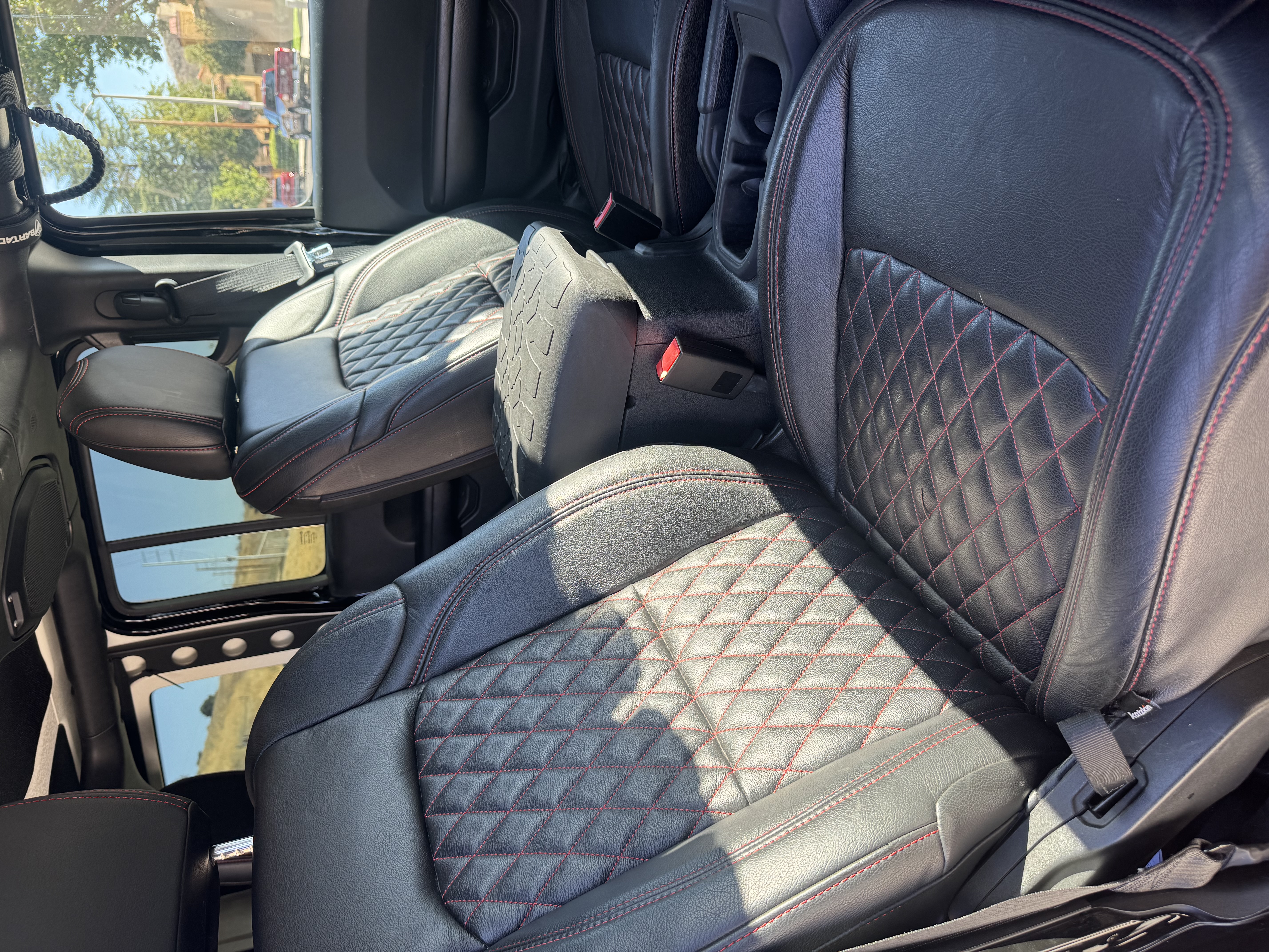 Used 2018 Jeep Wrangler Unlimited Sport S AWD/4WD image 16