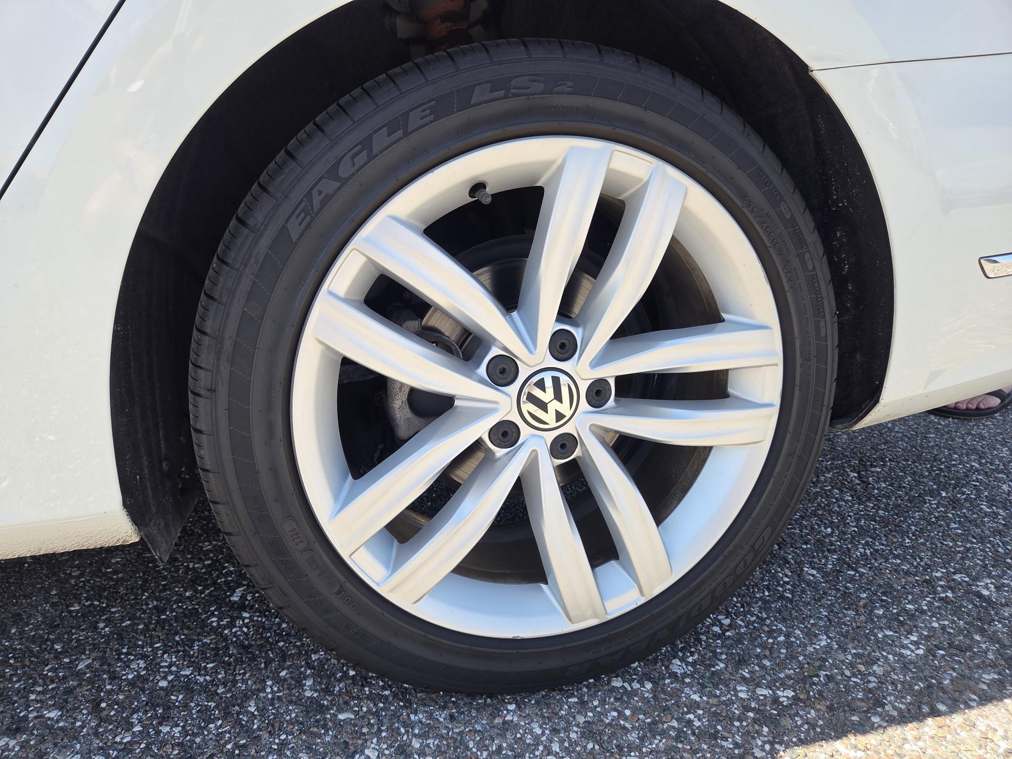 Used 2019 Volkswagen Passat 2.0T Wolfsburg FWD image 10