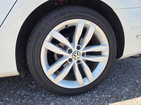 Used 2019 Volkswagen Passat 2.0T Wolfsburg FWD image 10