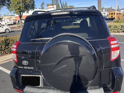 Used 2009 Toyota RAV4 2WD w/ 3rd Row image 2