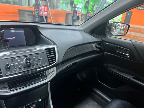 Used 2015 Honda Accord Sport image 14