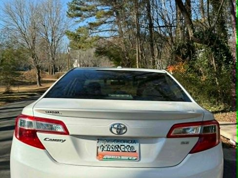 Used 2012 Toyota Camry SE image 12