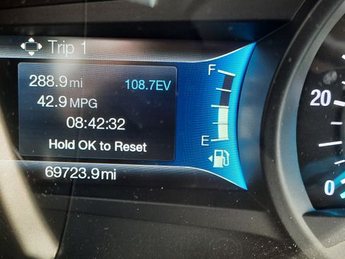 Used 2019 Ford Fusion Titanium image 12