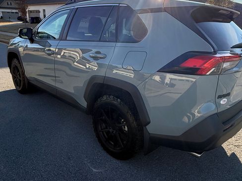 Used 2021 Toyota RAV4 XLE image 5