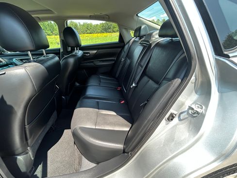 Used 2015 Nissan Altima 2.5 SL w/ Technology Package FWD image 13