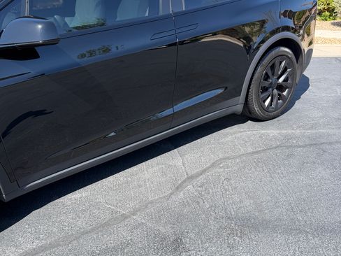 Used 2022 Tesla Model X image 10