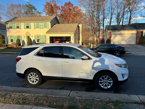 Used 2018 Chevrolet Equinox LT image 6