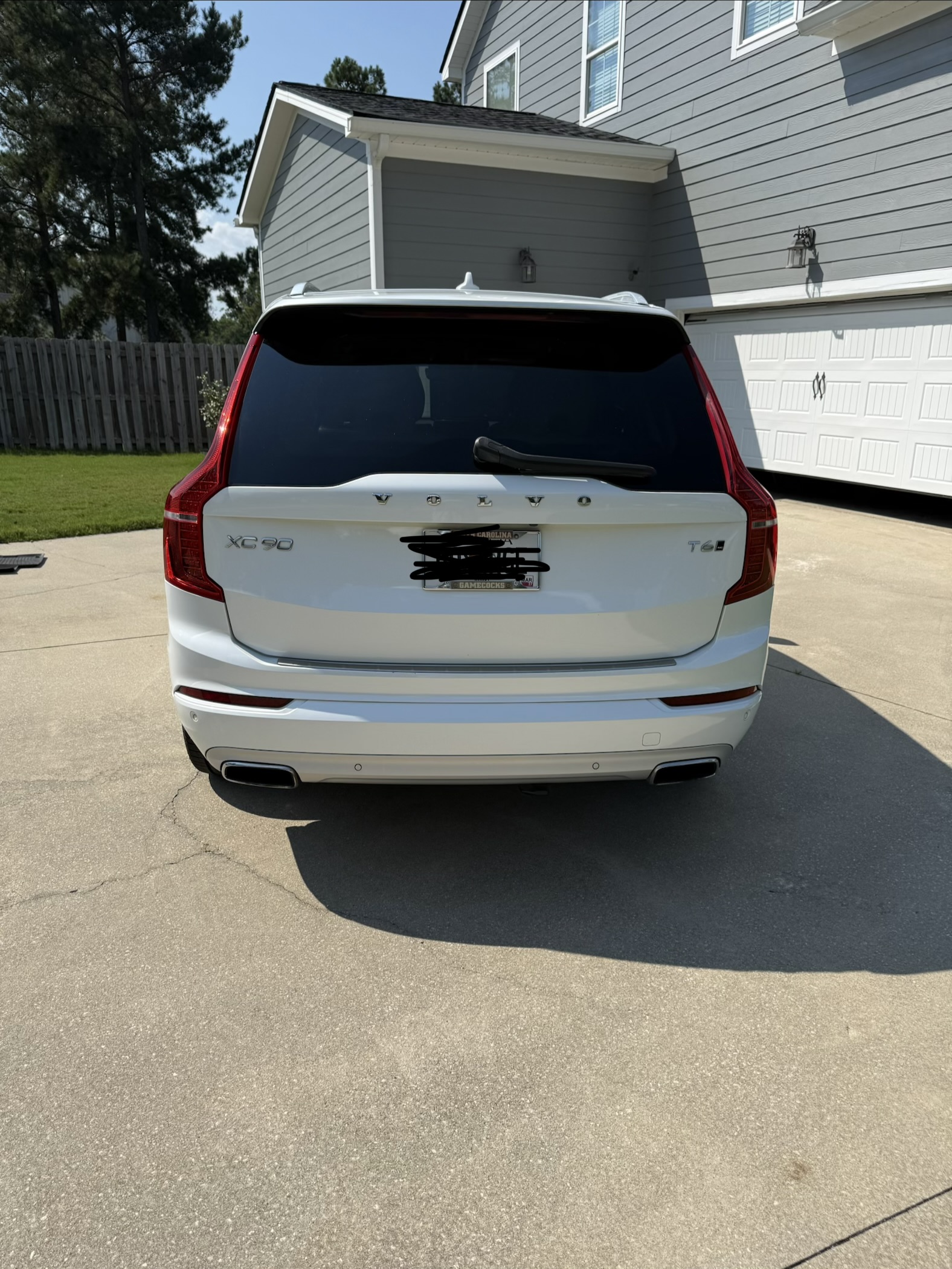 Used 2020 Volvo XC90 T6 Momentum w/ Protection Package Premier AWD/4WD image 4