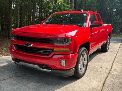 Used 2017 Chevrolet Silverado 1500 LT w/ All Star Edition AWD/4WD image 1
